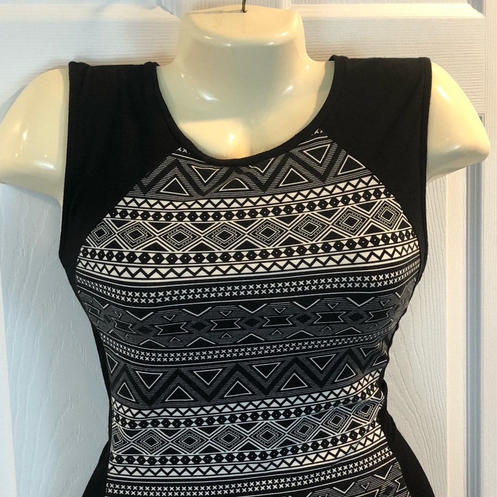 H&M Divided Black and White Dress Size Large